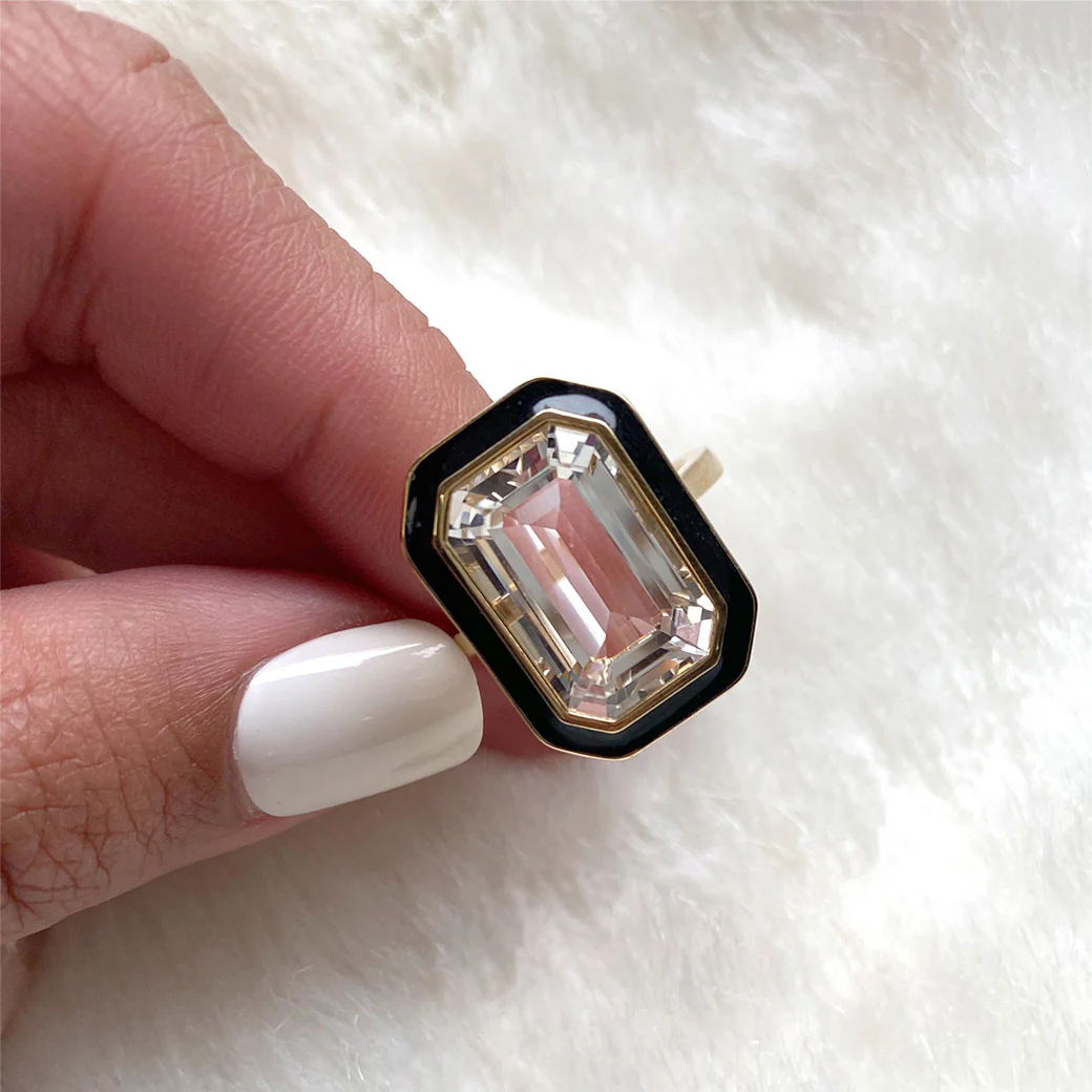 Goshwara Queen Rock Crystal Emerald Cut Ring JR0281-RC-ENBLK-Y - Image 3
