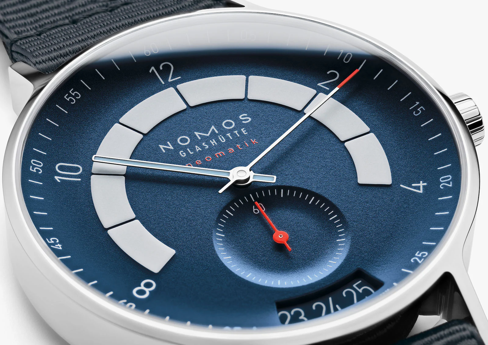 Nomos Glashütte Autobahn Neomatik 41 Date Midnight Blue 1302 - Image 4