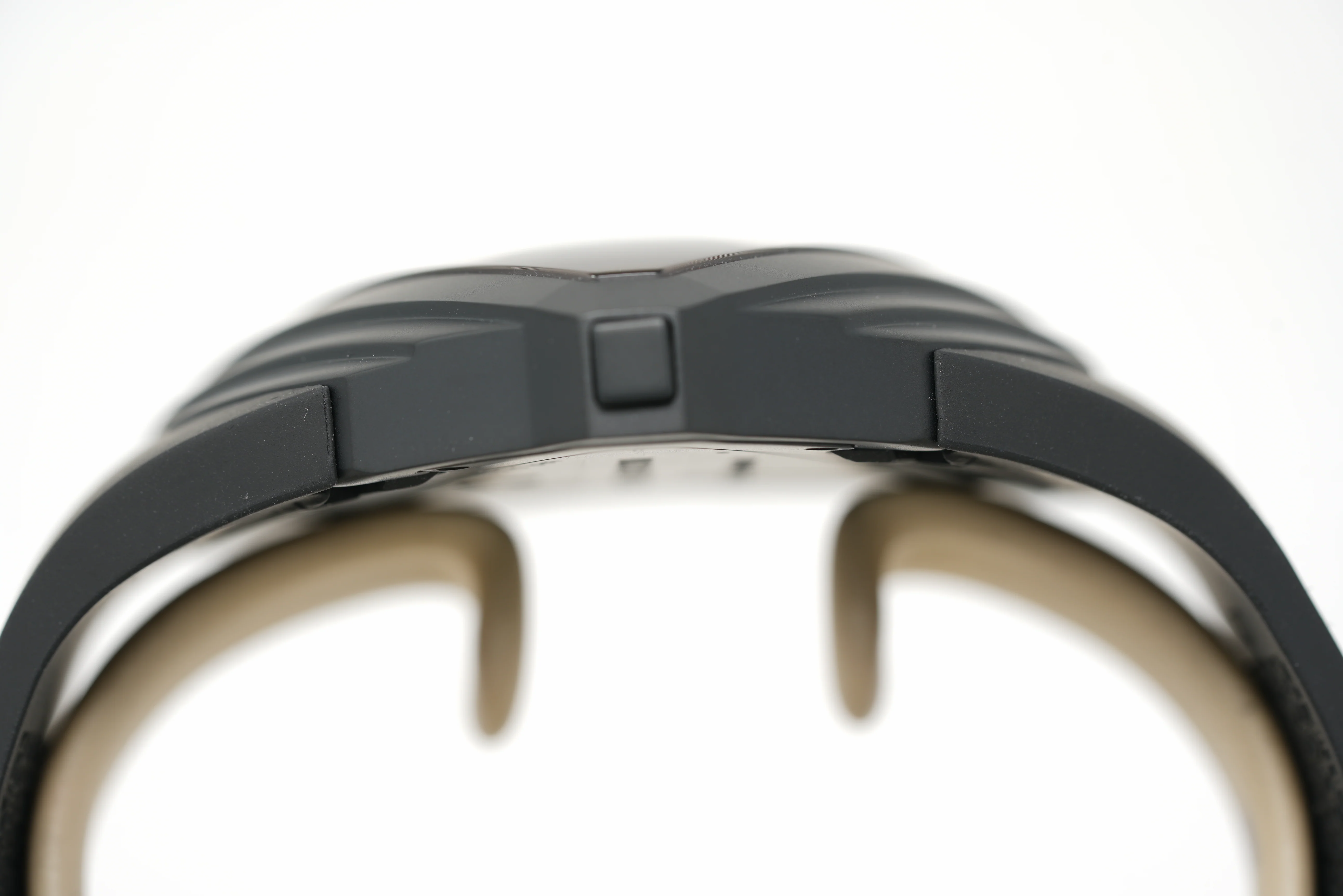 Pre-Owned Hamilton Ventura XXL Bright Dune Limited Edition H24614330 - Image 3