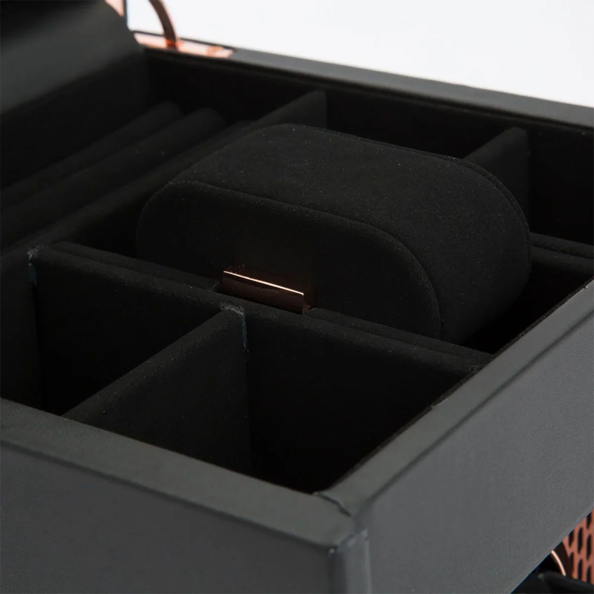 Wolf Axis Single Watch Winder with Storage - Image 7